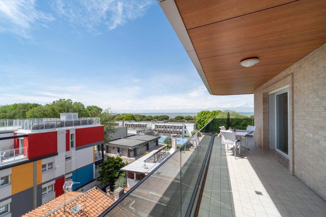 Residenza Monica Apartment Lignano Sabbiadoro Exterior photo